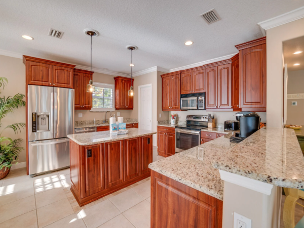 Luxury Coastal Retreat in Holmes Beach Sleeps 8
